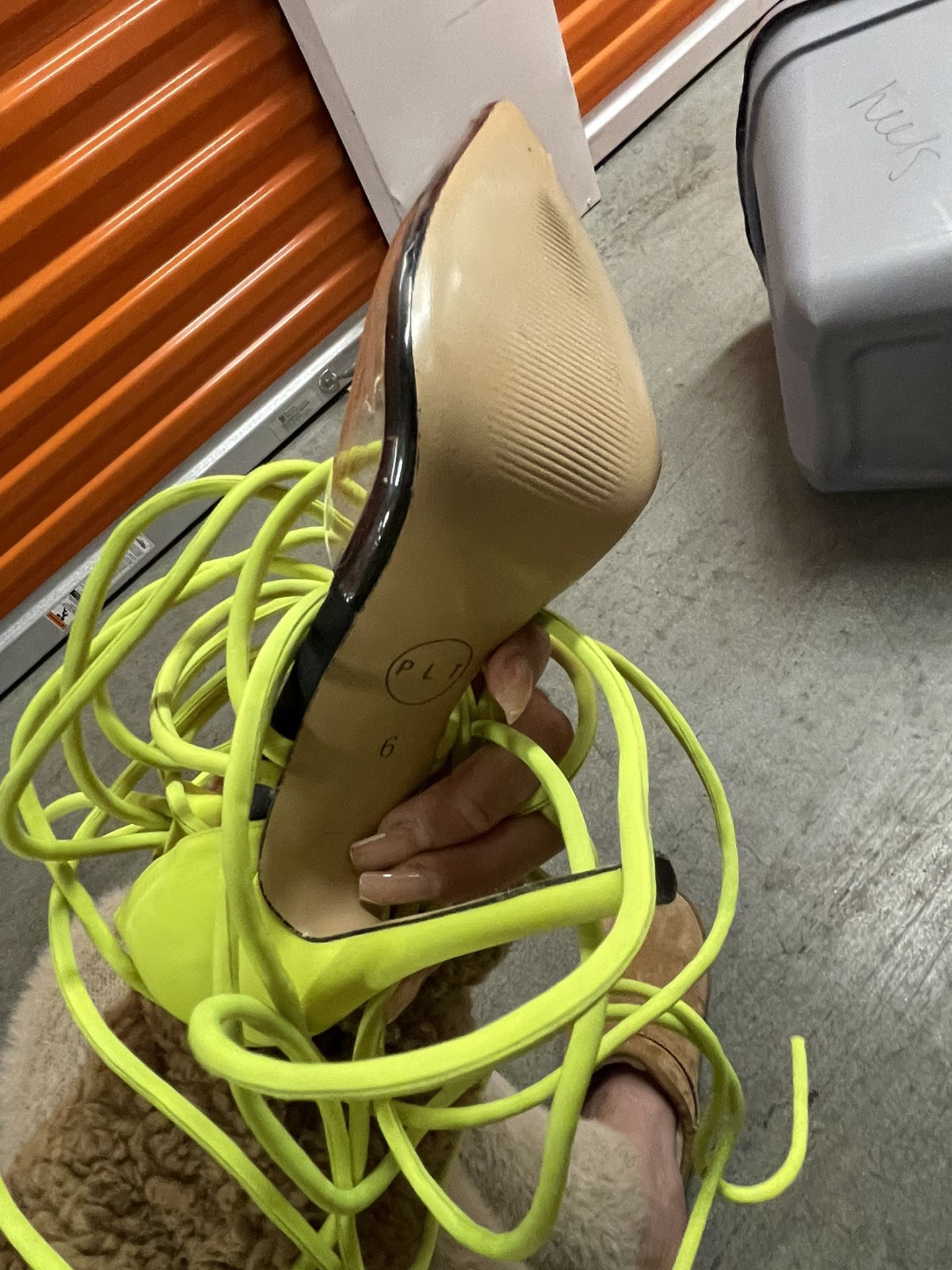 Size 7 Women’s Green Strappy Heel