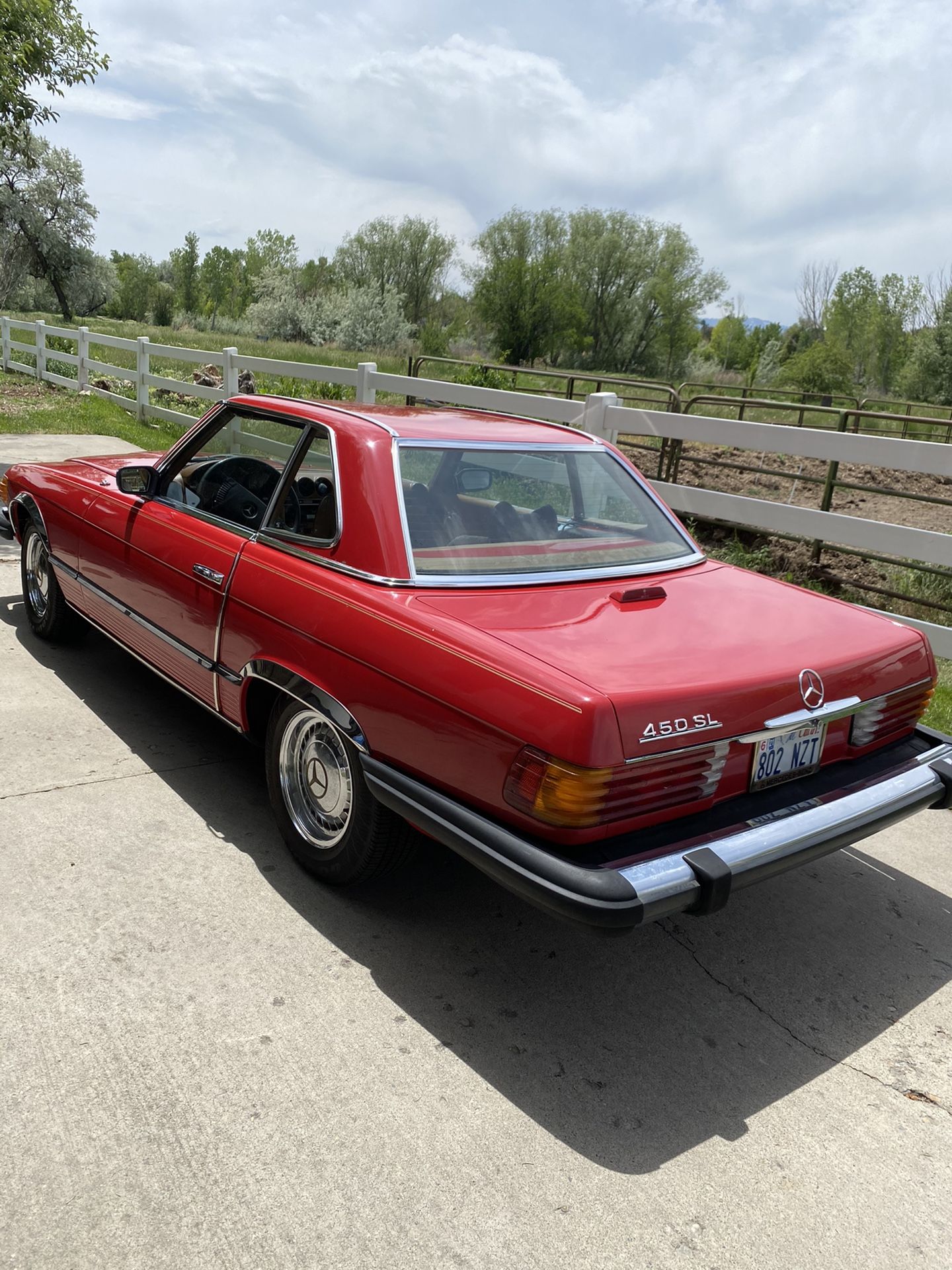 1974 450 SL Mercedes’ Roadster Coup Classic Collector Car Mercedes Red Palomino Interior