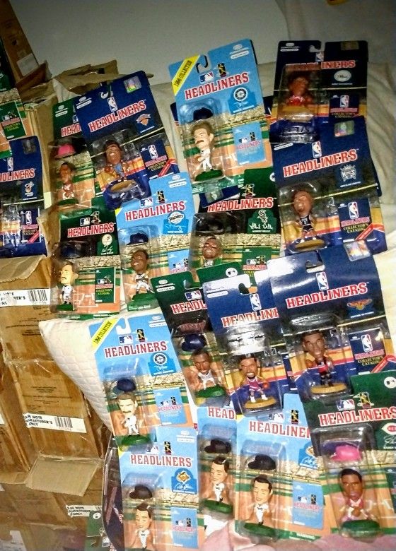 Over 1000 NFL,MLB,NBA, All-Star Collector Items Corithians Headliners