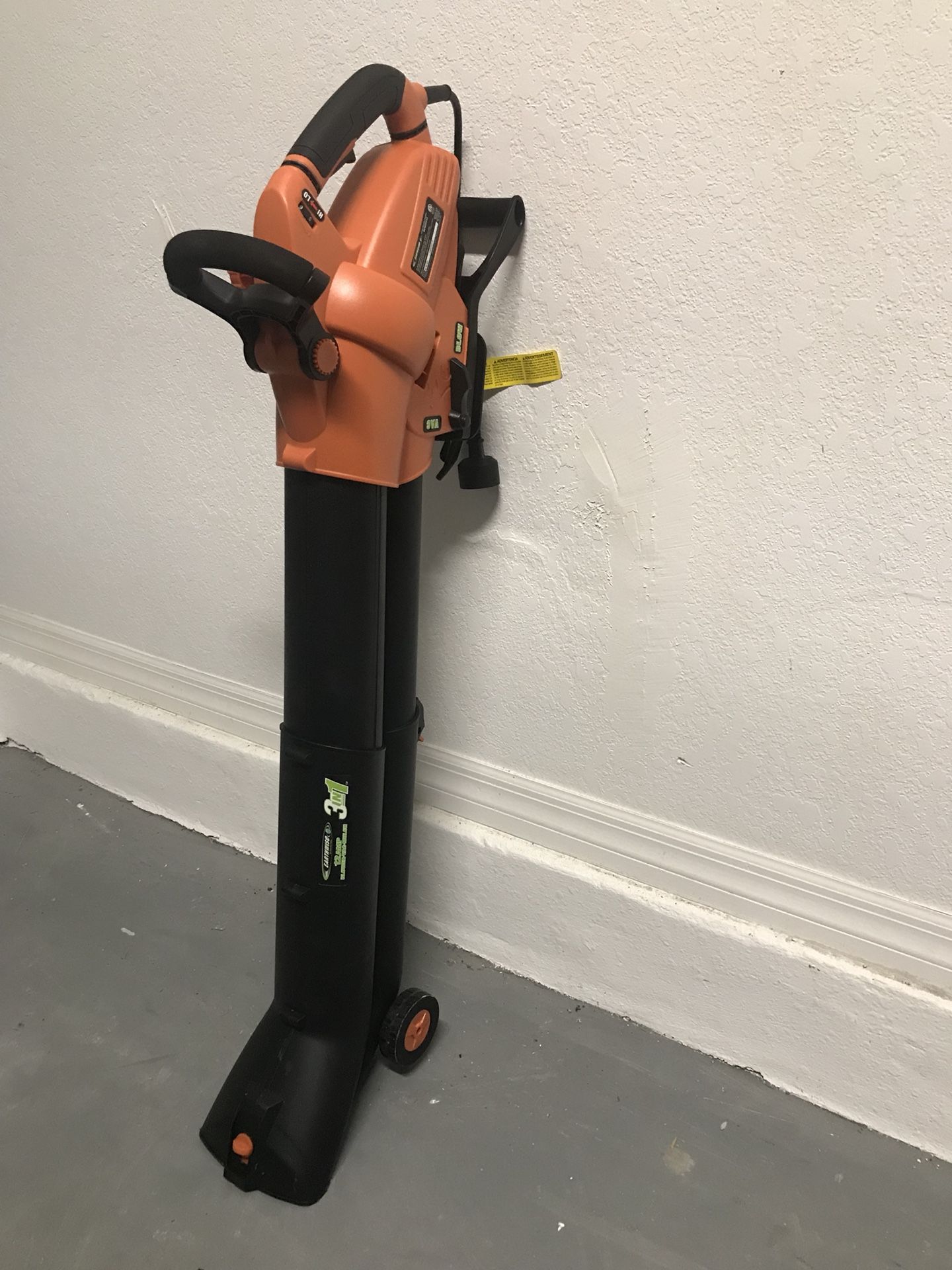 Blower, Vacuum and Mulch 3 in 1
