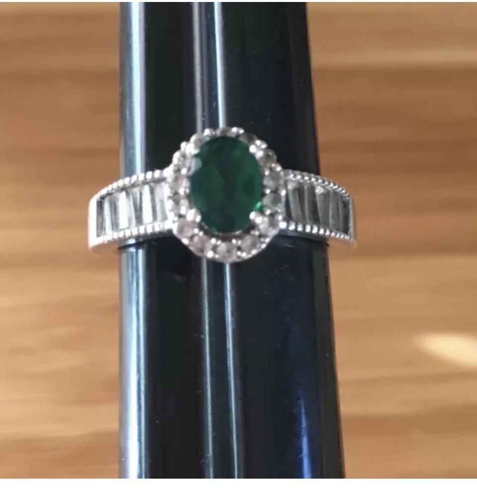 Women's Sterling Silver Lab Emerald Ring Marked 925