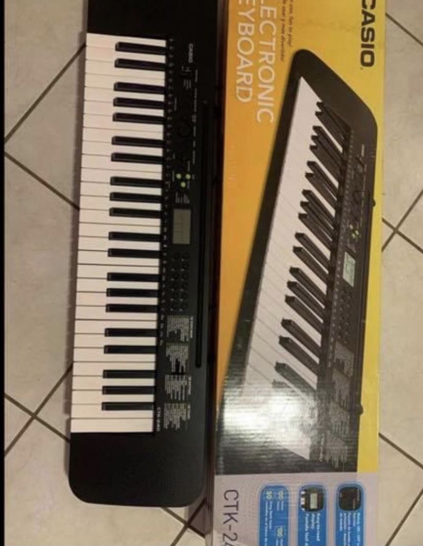 Piano Casio CTK-240