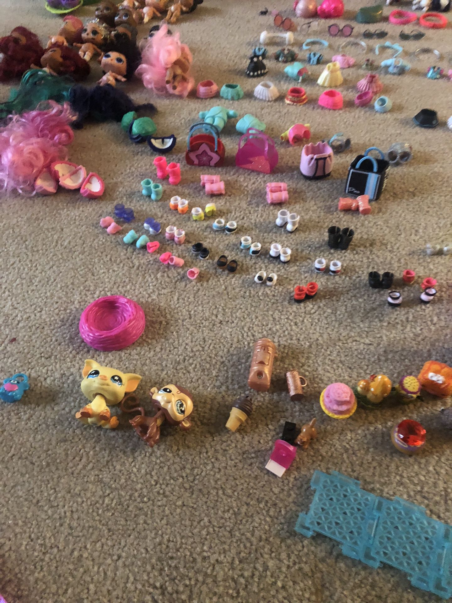 LOL Dollhouse With LOT of LOL Dolls With Accessories, Shopkins And Hatchamals 
