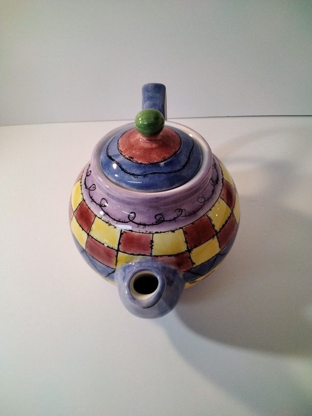Very Cute Tea Pot Great For Home Decor.