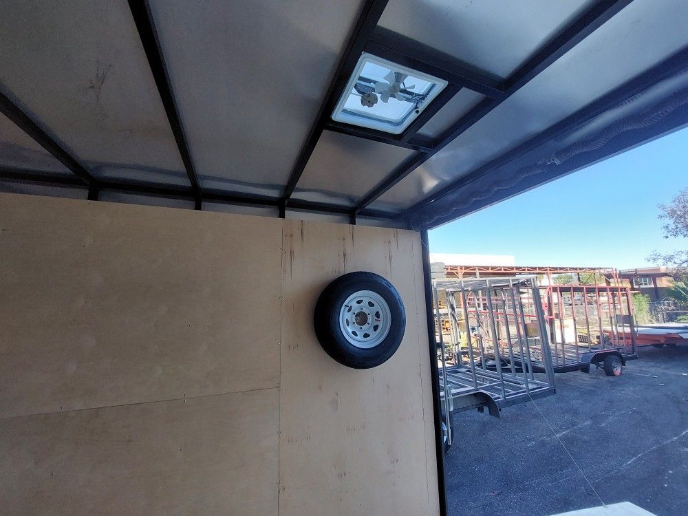 20 / 24ft BOX TRAILERS AVAILABLE