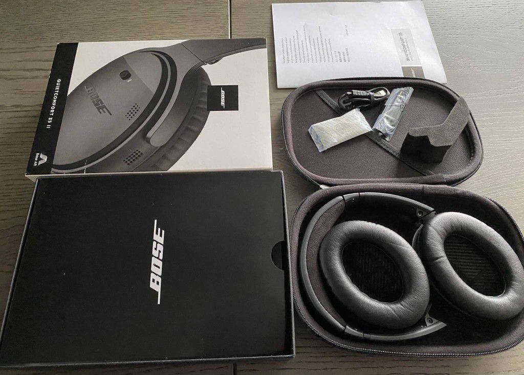 Bose QuietComfort 35 II Wireless Bluetooth Headphones, Noise-Cancelling, with Alexa Voice Control (LIKENEW)