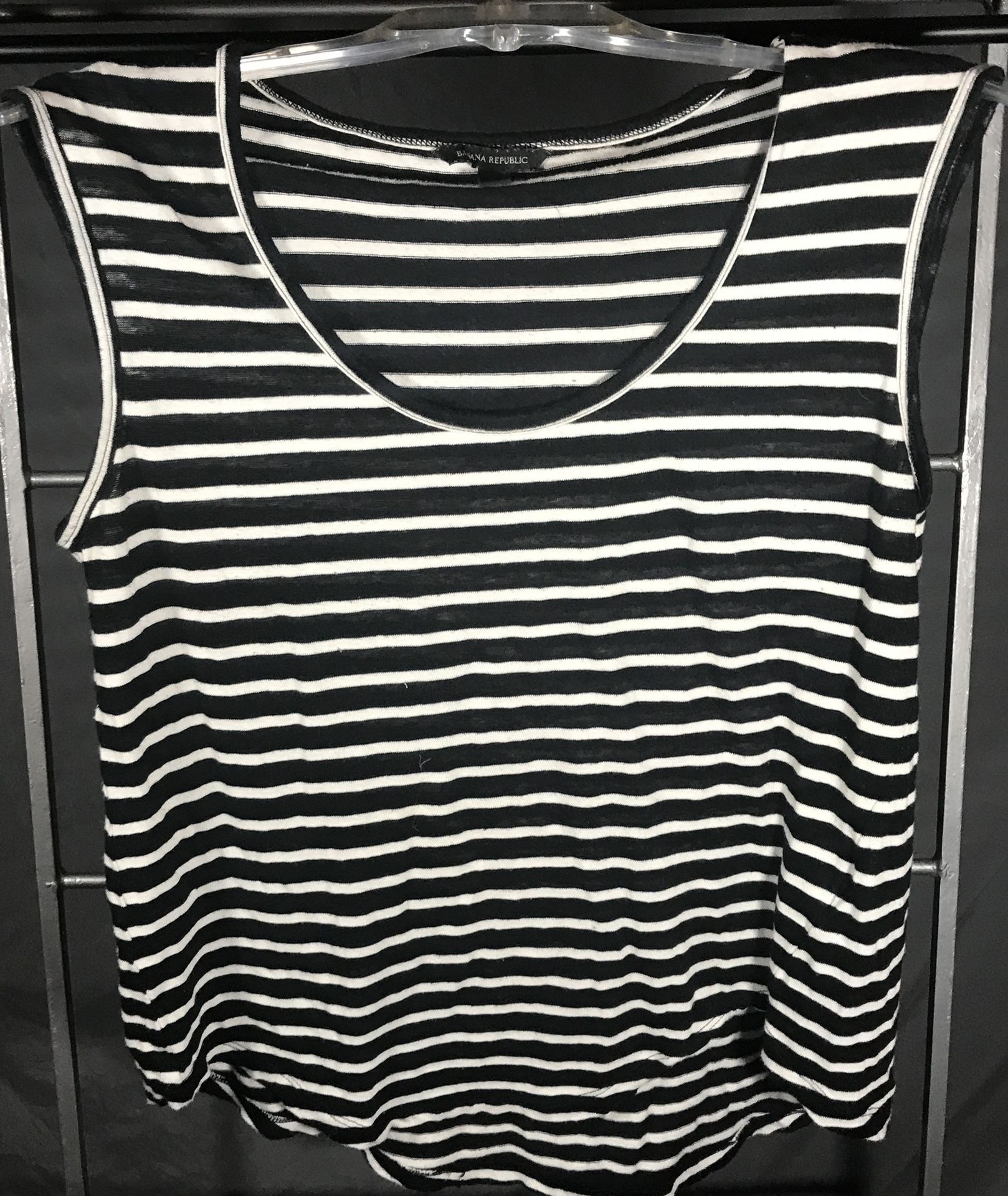 Banana Republic Sleeveless Shirt Sz S