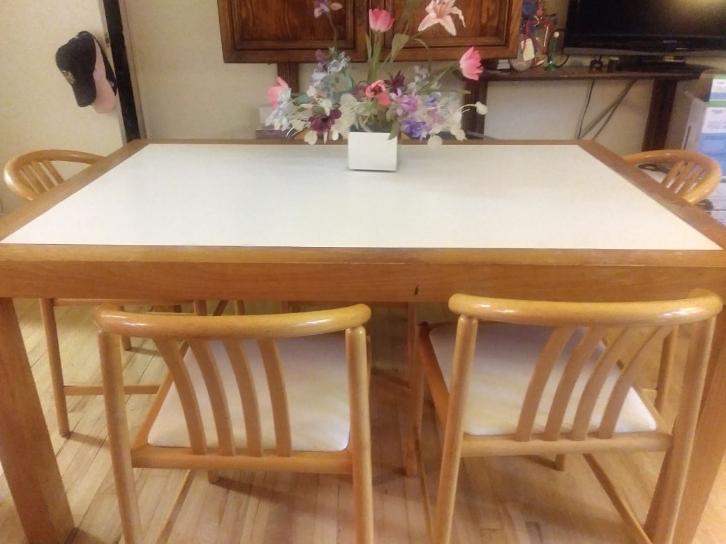 Table and 5 Chairs