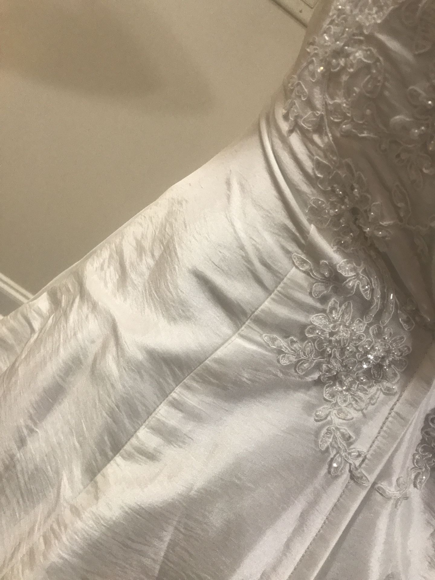 WEDDING DRESS SIZE 2