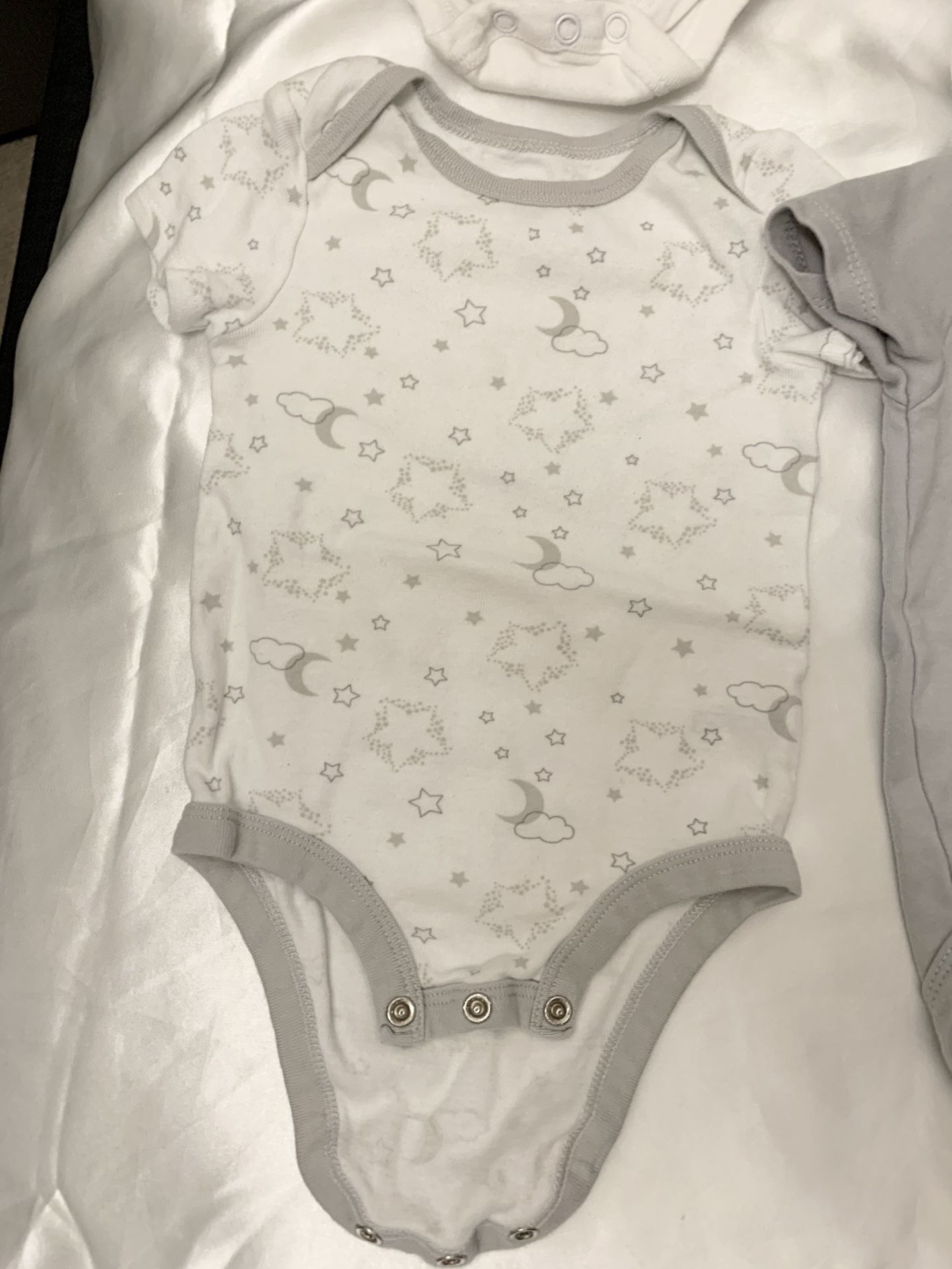 Onesies 6-9m