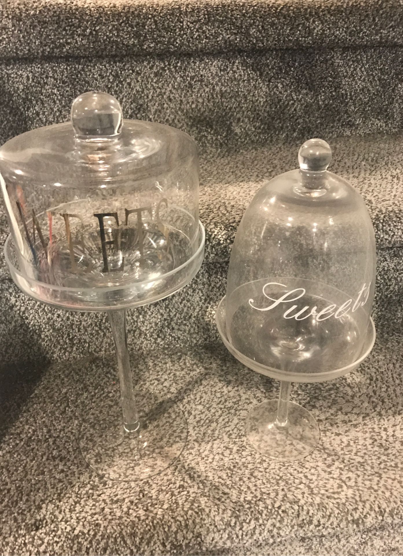 Set of 2 glass pedestal covered dishes