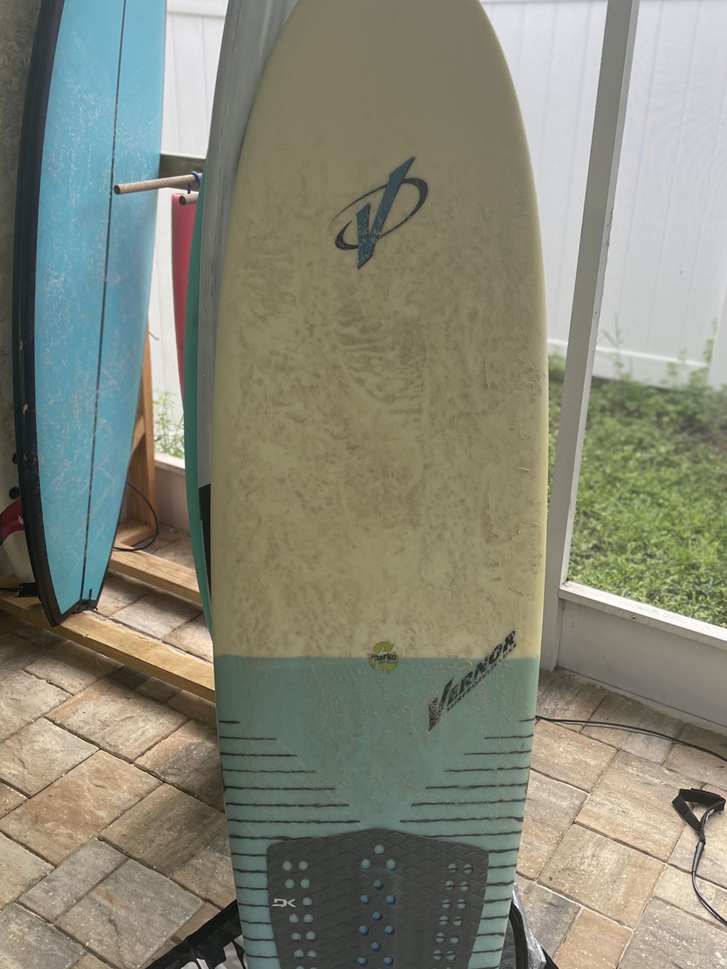 Surfboard - Vernor 6’2 Mini Simmons