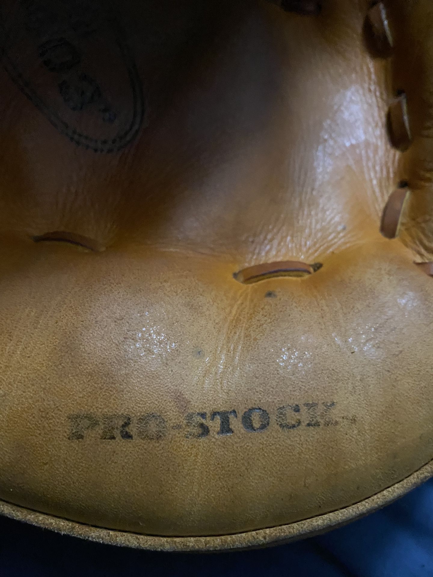Wilson A2403 Baseball Catcher’s Glove