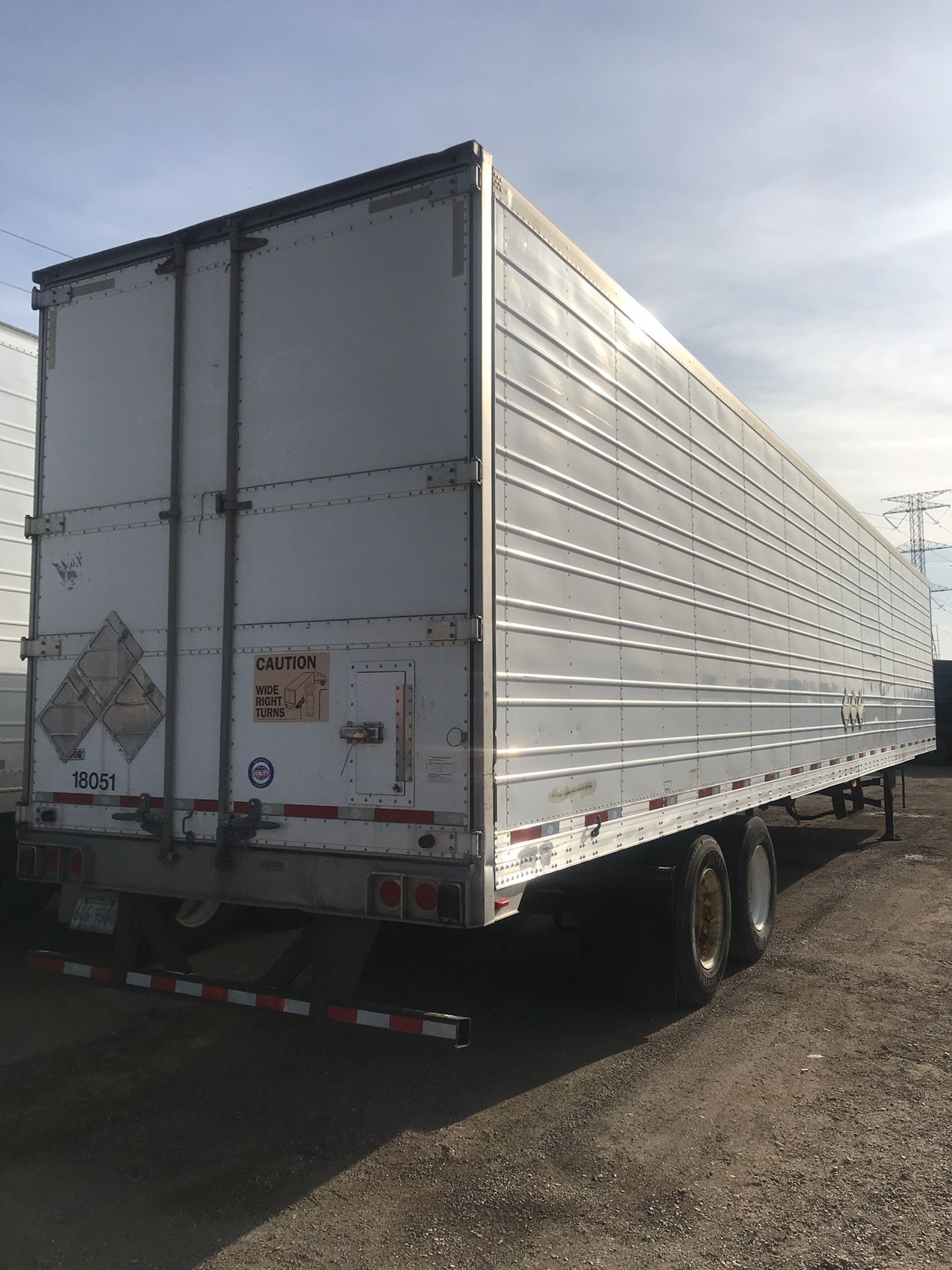 2011 UTILITY WITH CARRIER 2100A GREAT CONDITION