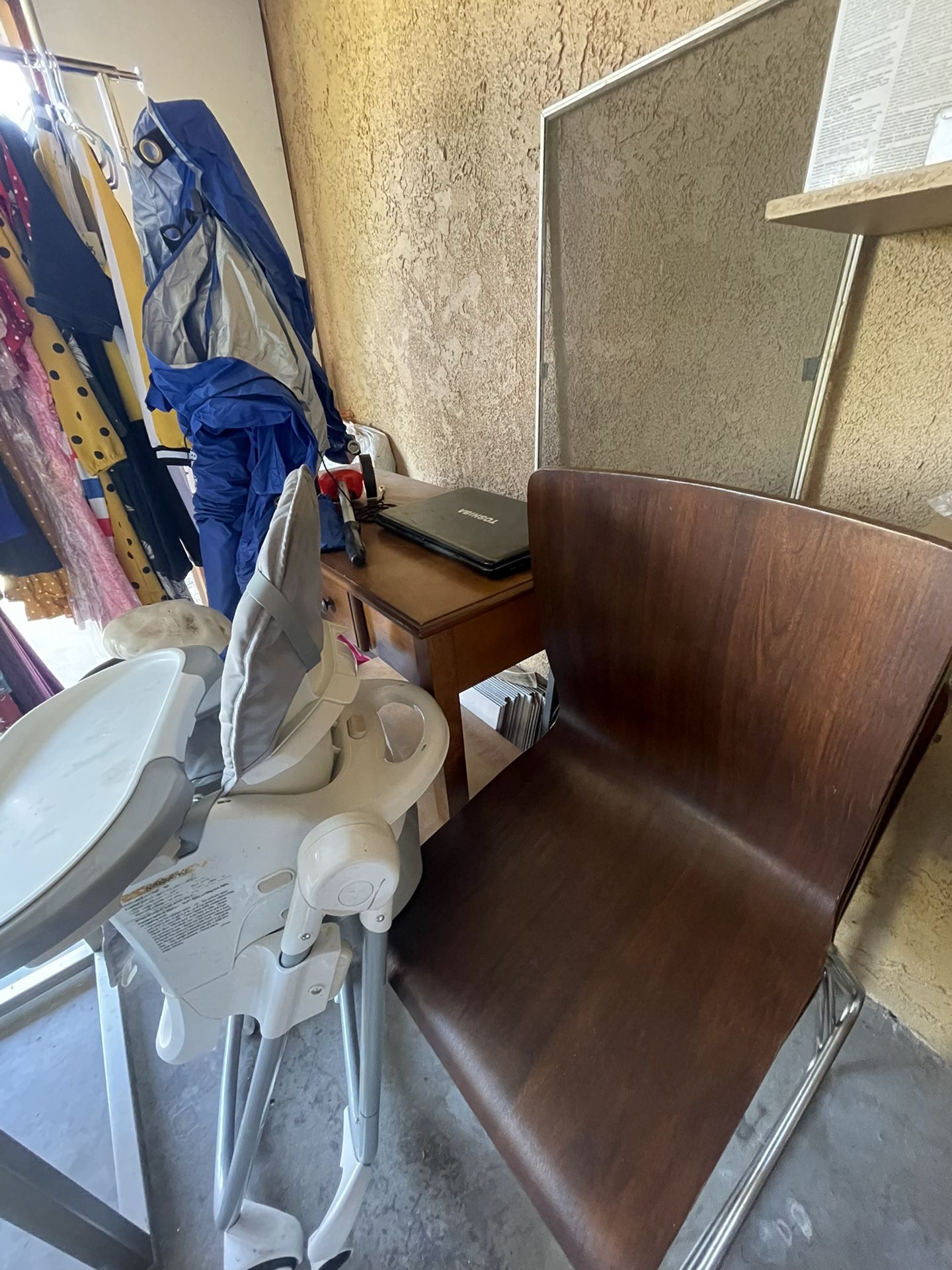 Furniture & Stove