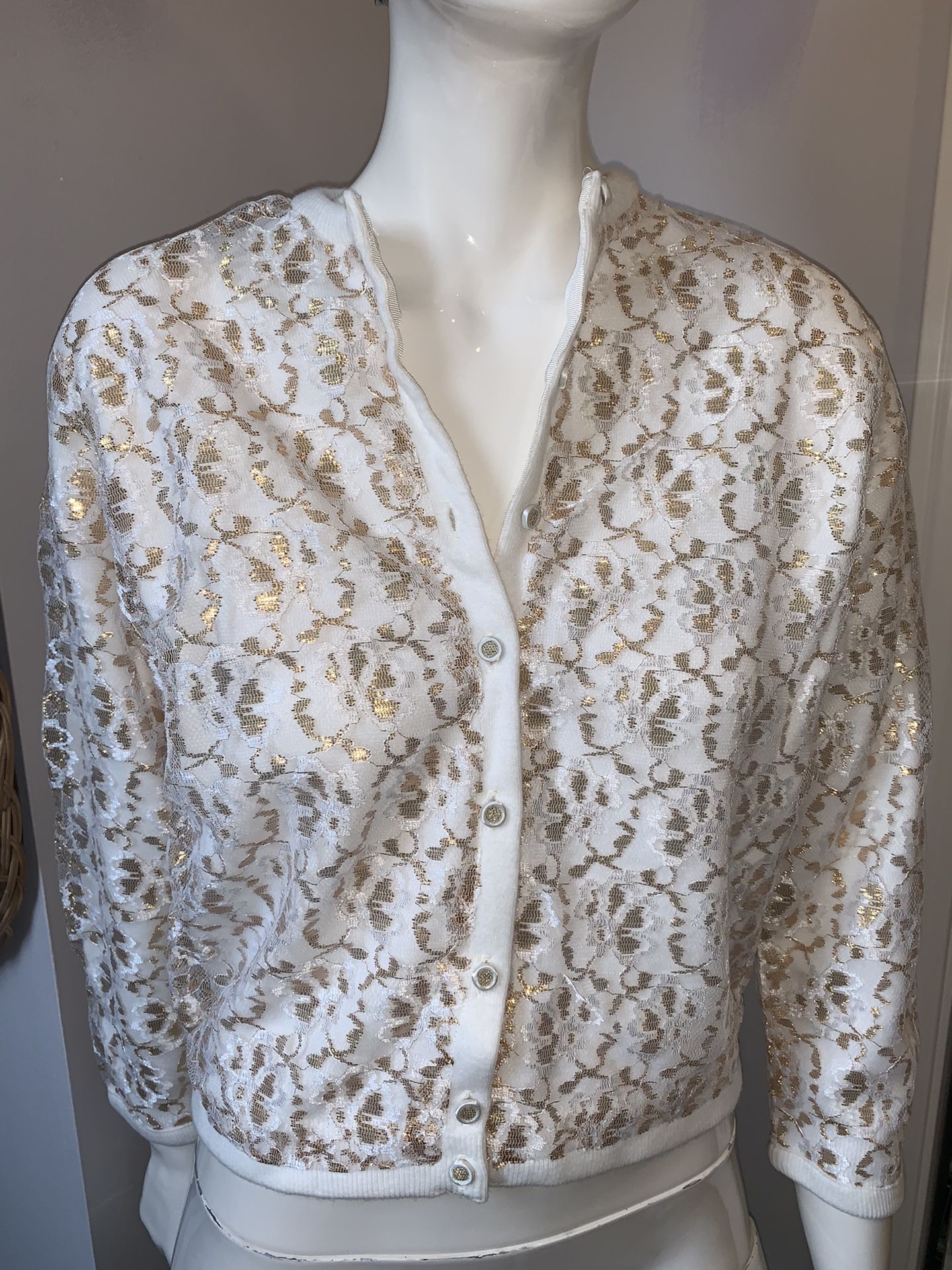 LADIES GOLD & WHITE LACE CARDIGAN ORLON ACRYLIC by PARK STORYK “ OPEN BOX UNUSED “ SEE ALL PICTURES “ PROTECTIVE SEALED BAG