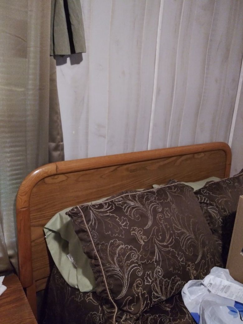 Broyhill nightstand dresser headboard a mirror and full size pillow top mattress like new