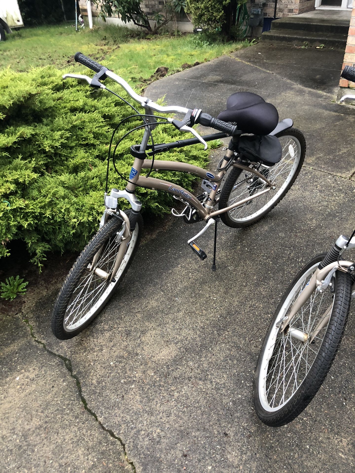 Hardly used LandRider Auto Shift Adult Bikes for Sale in Seattle, WA