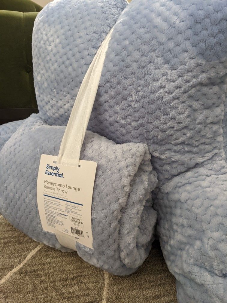 Backrest Pillows And Blankets!