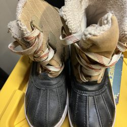 Rain/snow Boots Size 6 Thumbnail