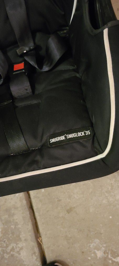 Graco Carseat And Base Excellent Condition 