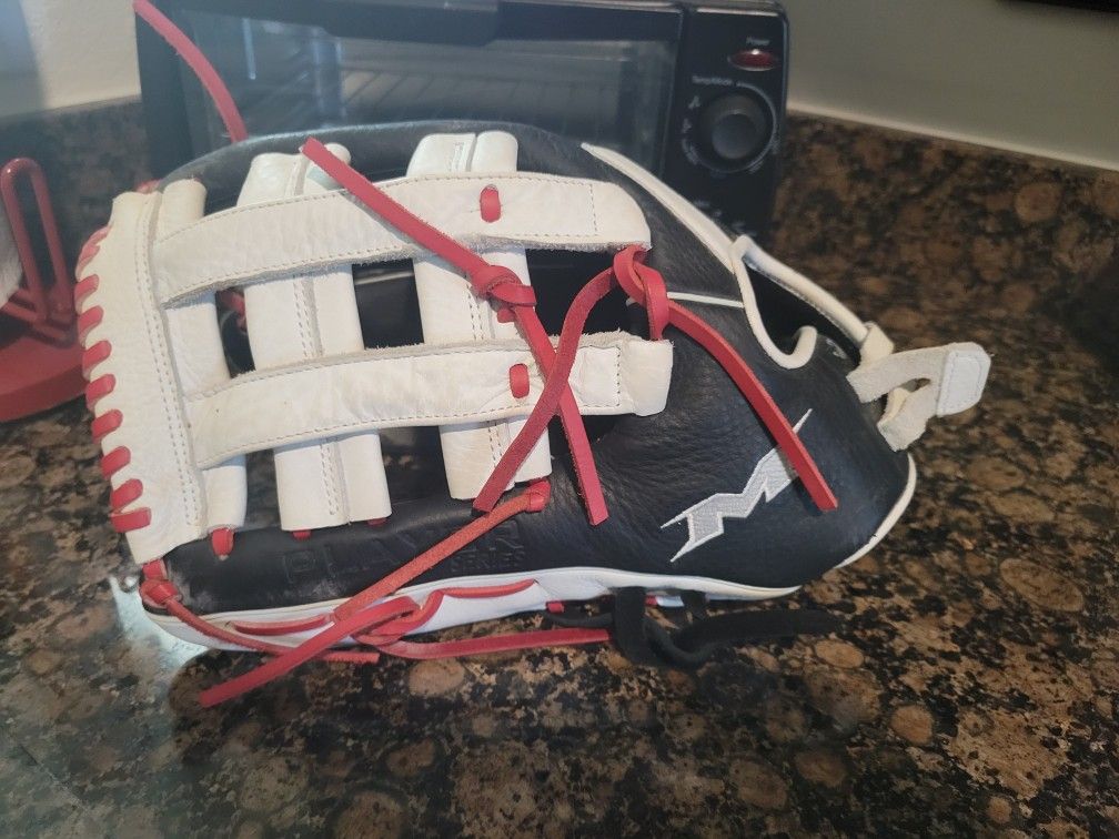 Miken Player Series 15" Slow Pitch Softball Glove: PS150-PH