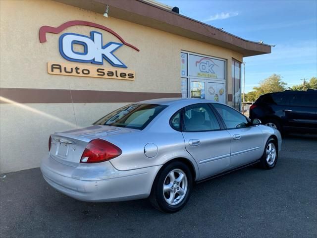 2003 Ford Taurus