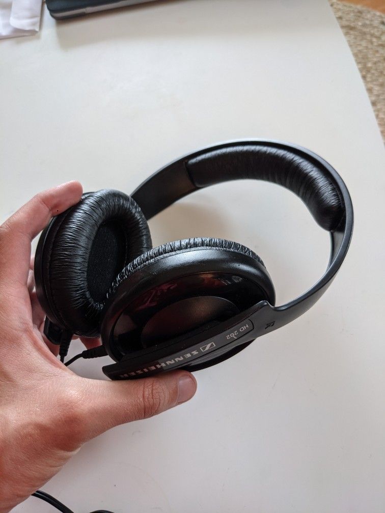 Sennheiser HD202 Wired Headphones