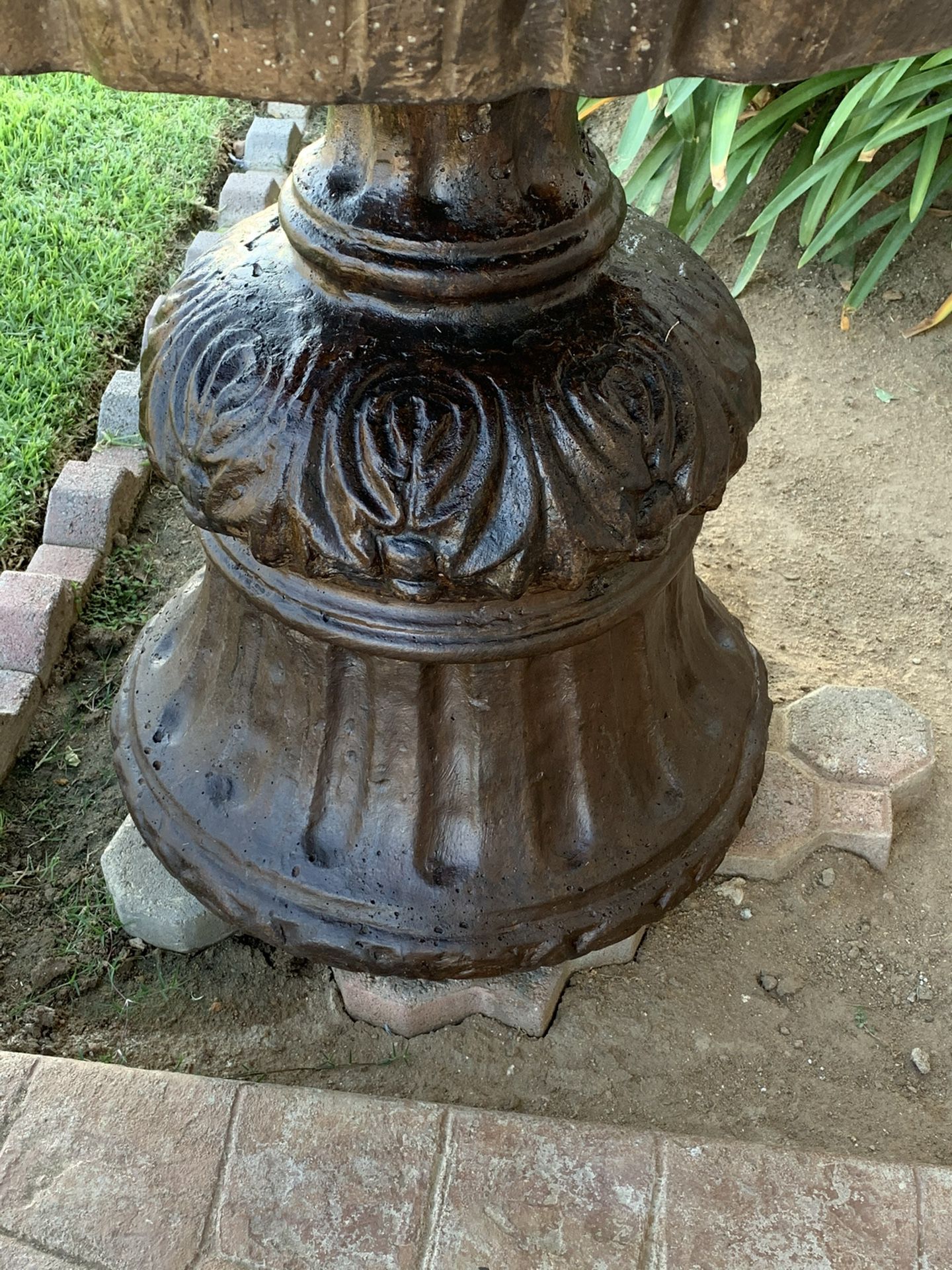 Brown Antique Rust Finish Fountain 6’ Tall Brand New