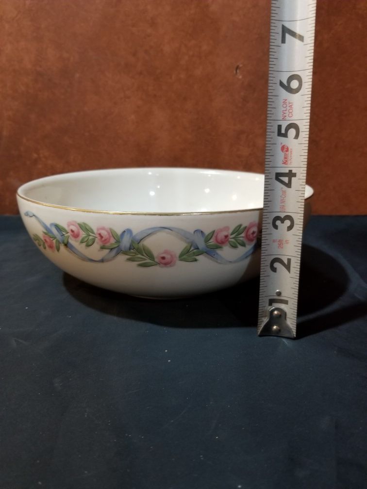 Hall's Kitchenware Bowl