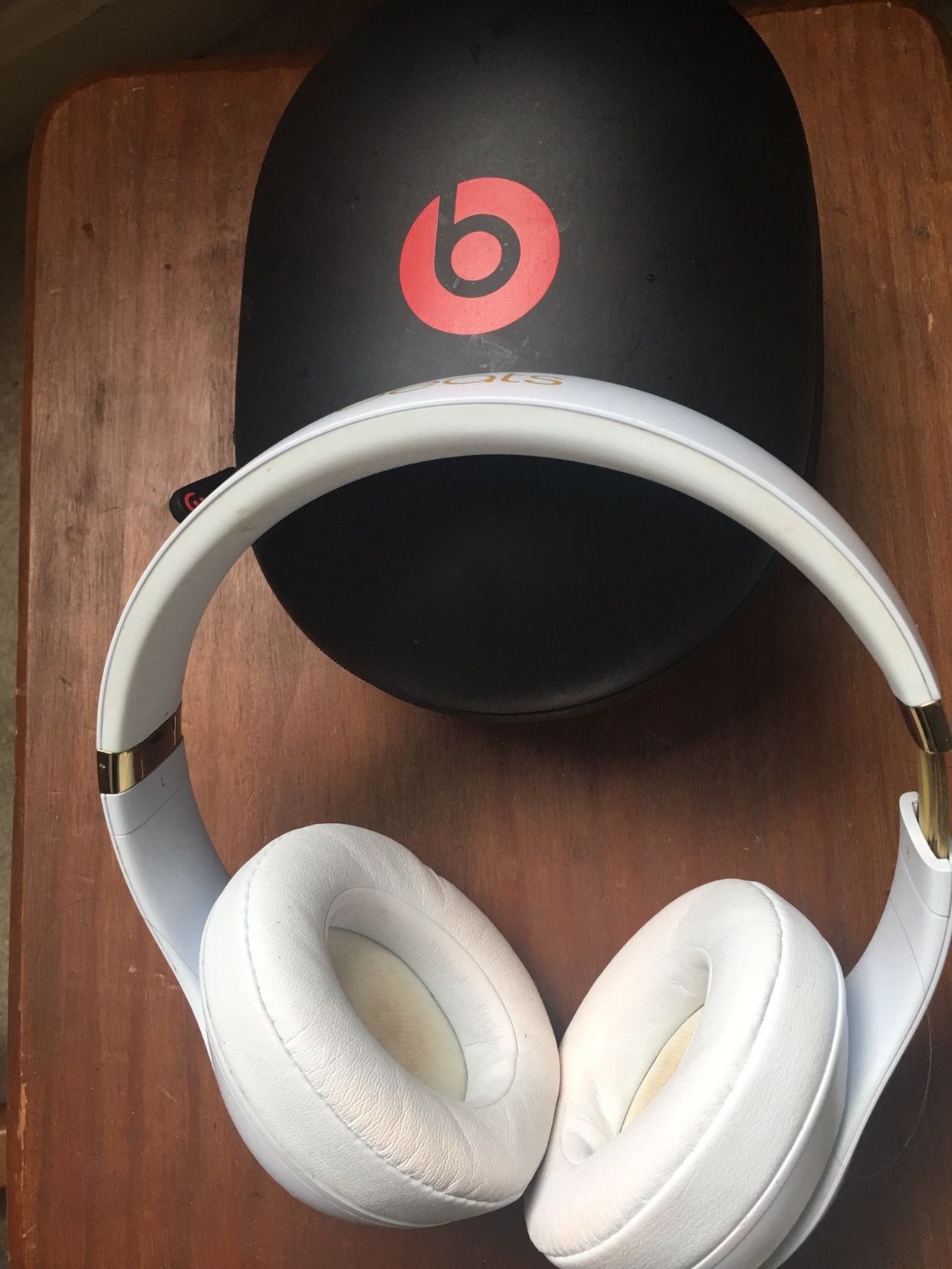 Beats Headphones (Bluetooth)