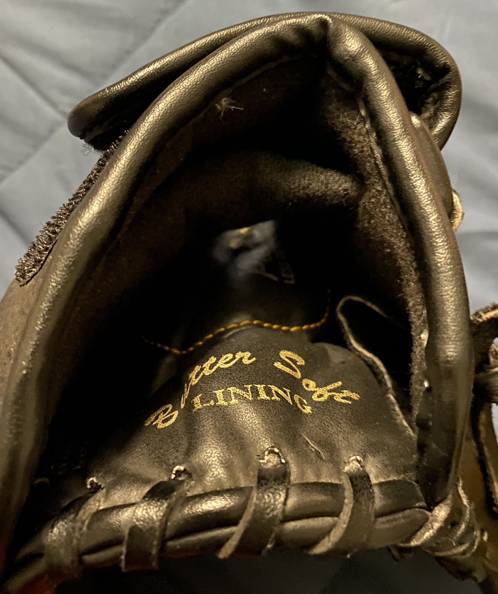 Mizuno Ballpark Youth Baseball Glove