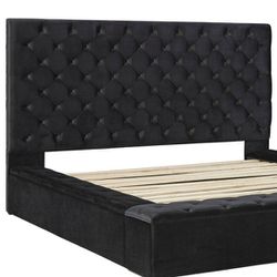 Same Day Delivery ♦️ Lindenfield King Black Storage Bed
by Ashley Furniture
 Thumbnail