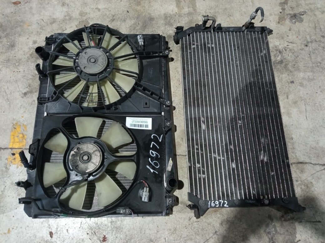 Radiator, Condenser And Fan For 2001 Toyota Sienna Stock 16972