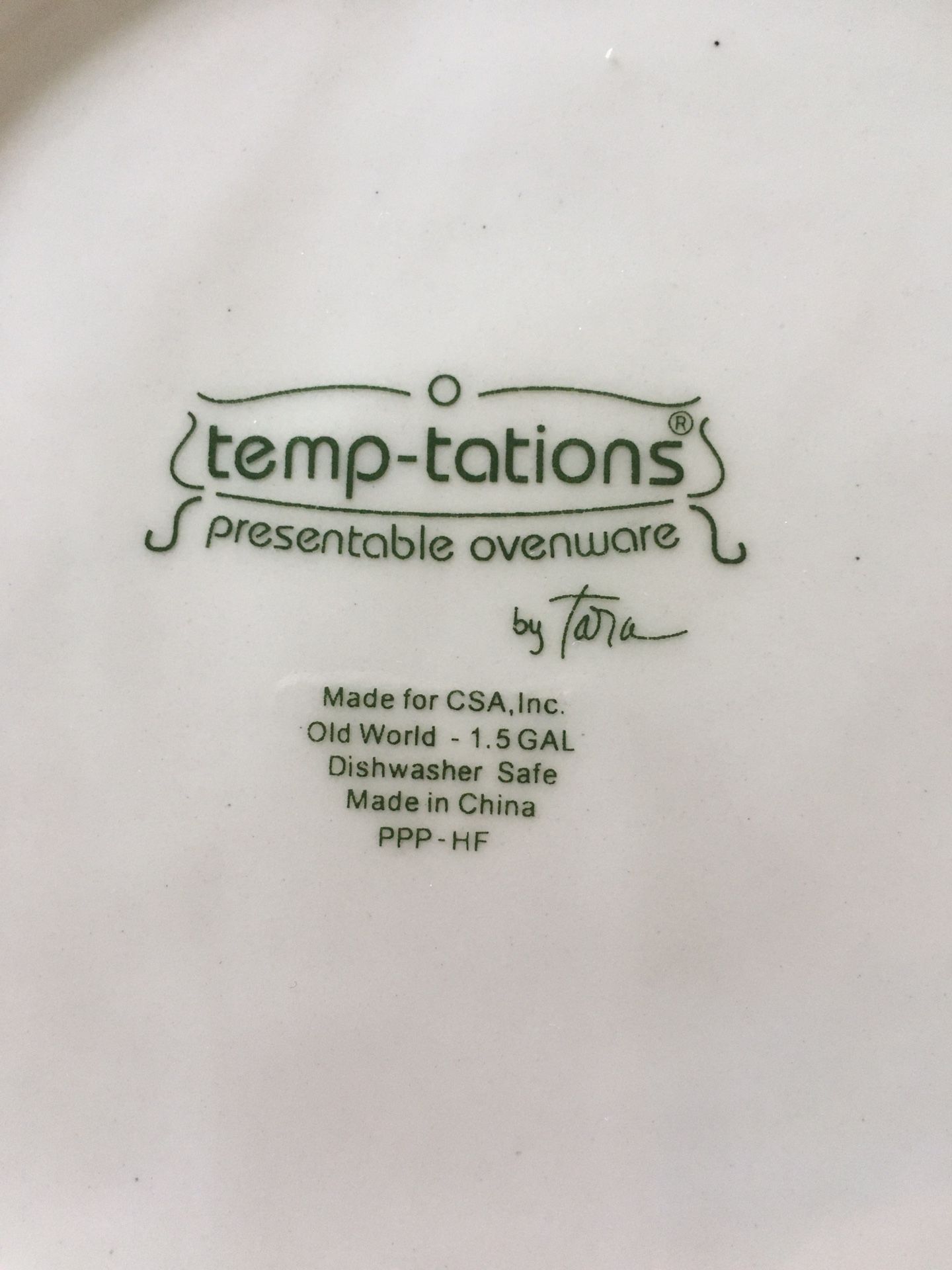 Temptations Old World Black drink dispenser & square baker