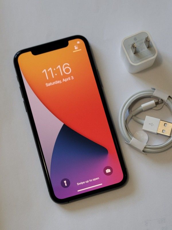 iPhone 11 Pro Max , Unlocked for All Company Carrier, Excellent Condition like New