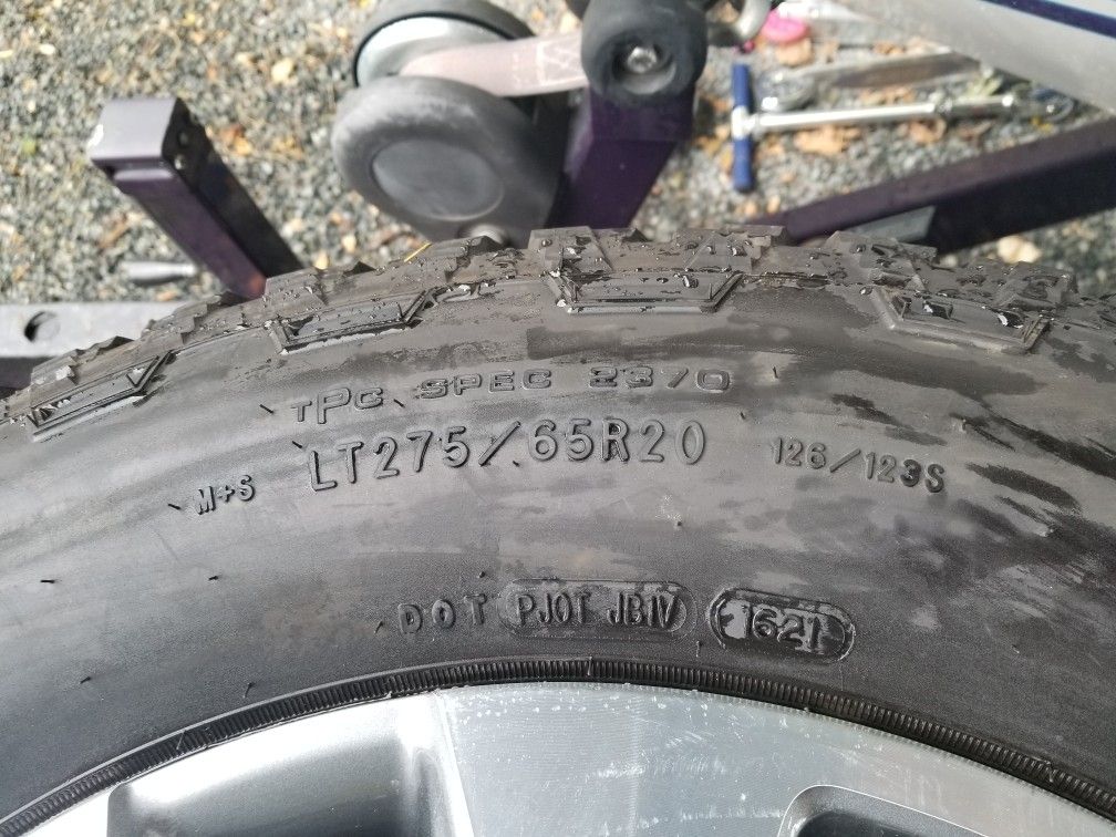 4 Wheels/tires Fit 2021 Chevy 2500