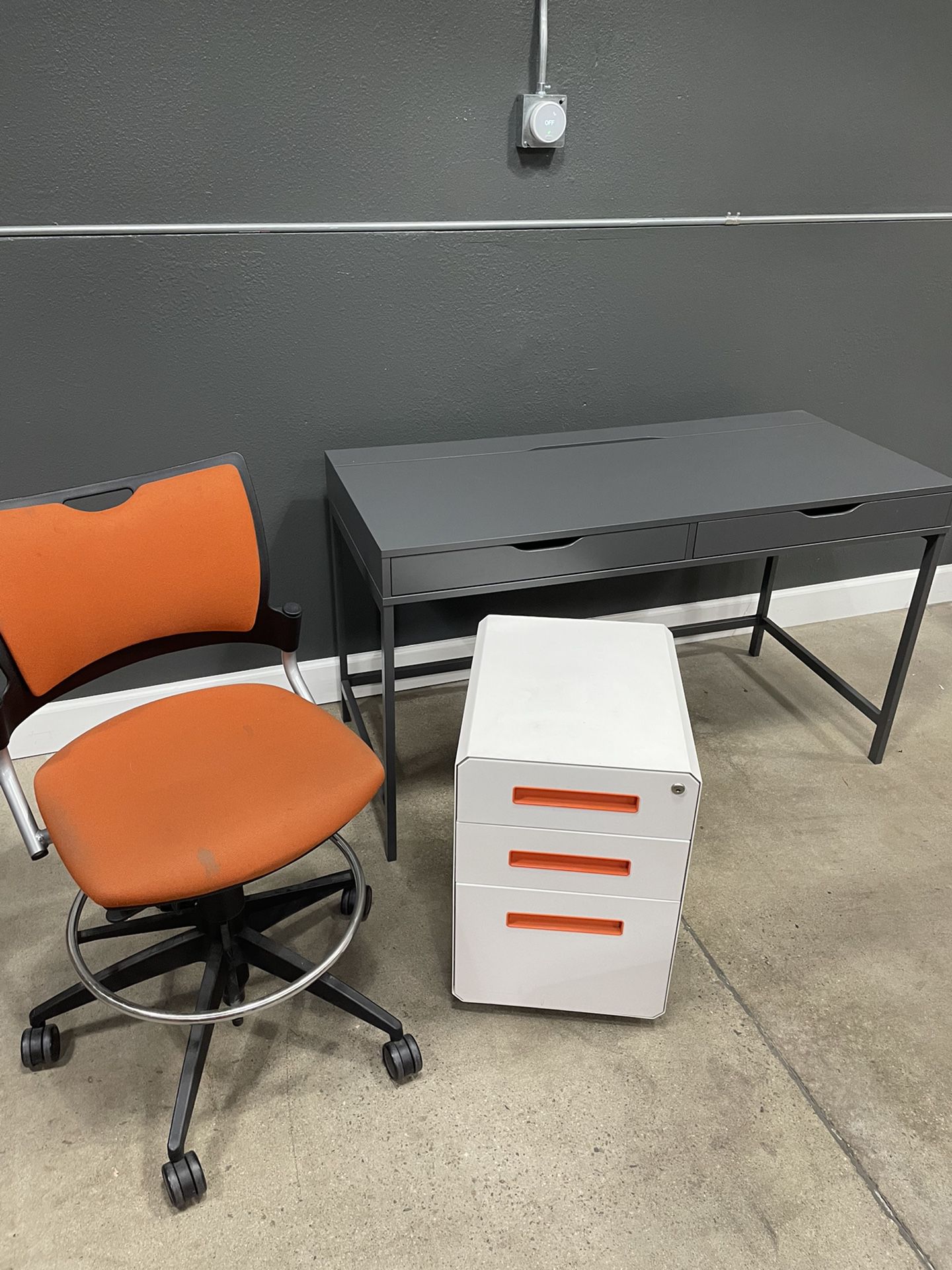Office Furniture Electronics Liquidation (See Description For Items And Pricing): Desks, Tables, Couches, File Cabinets