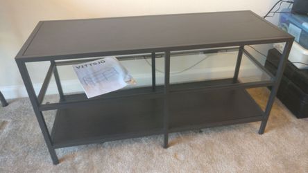 Speciaal naar voren gebracht uitsterven Ikea VITTSJÖ TV Stand in Black-Brown/Glass for Sale in Hillsborough, NC -  OfferUp