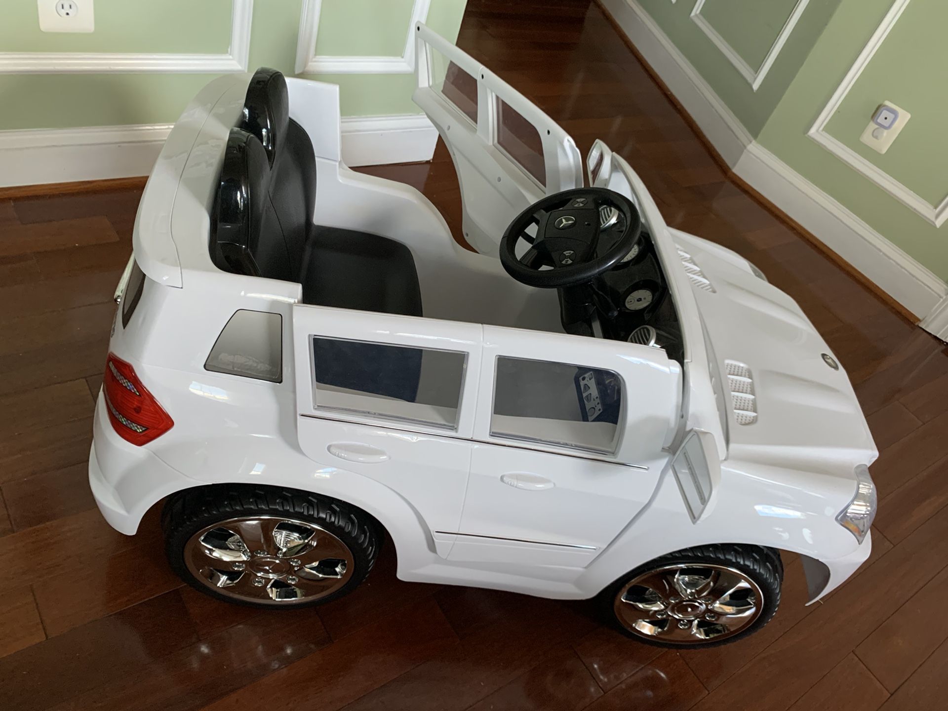 Rollplay 6V Mercedes Benz Powered Ride On For Kids