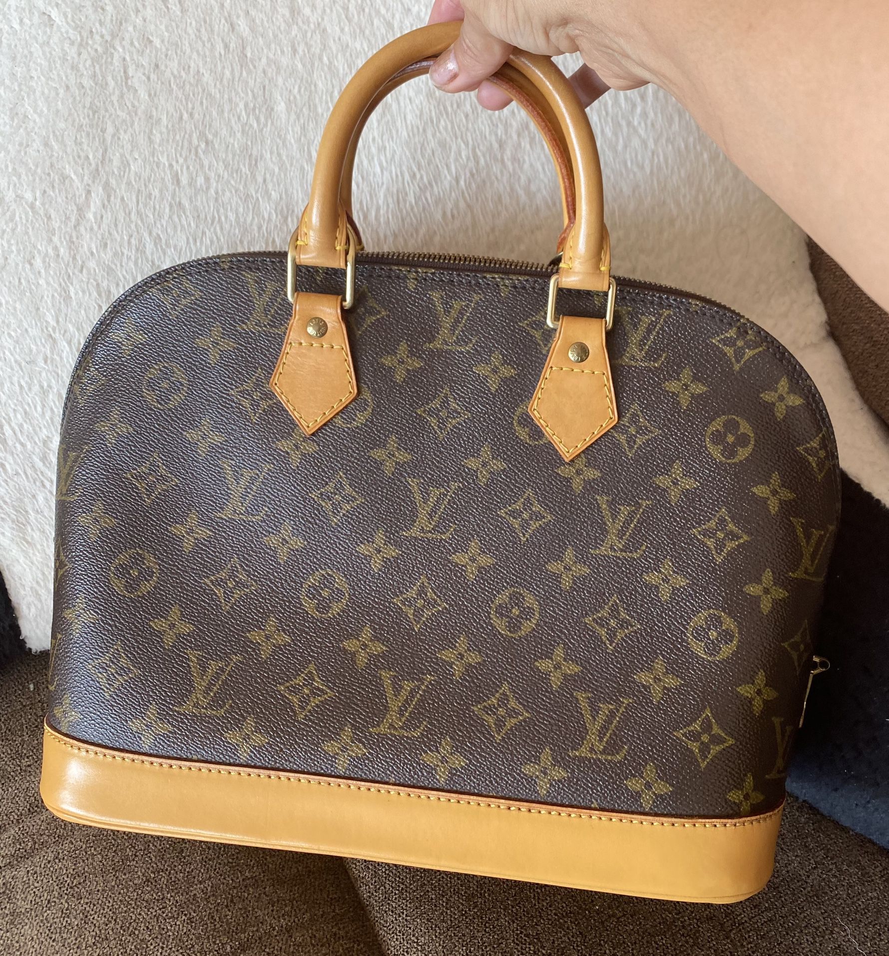 Louis Vuitton LV Hand Bag  Alma Browns Monogram 