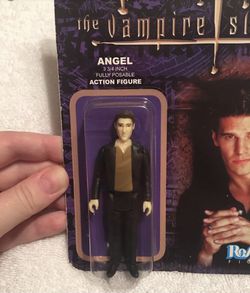 Buffy The Vampire Slayer Angel Figure Thumbnail
