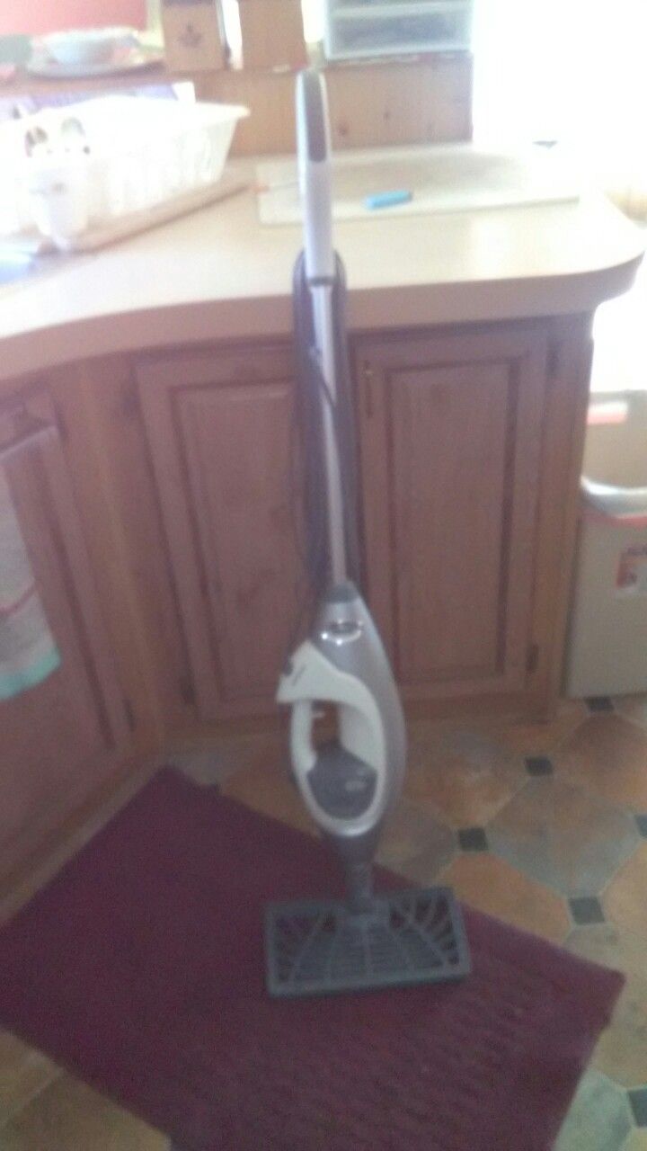 Floor steamer