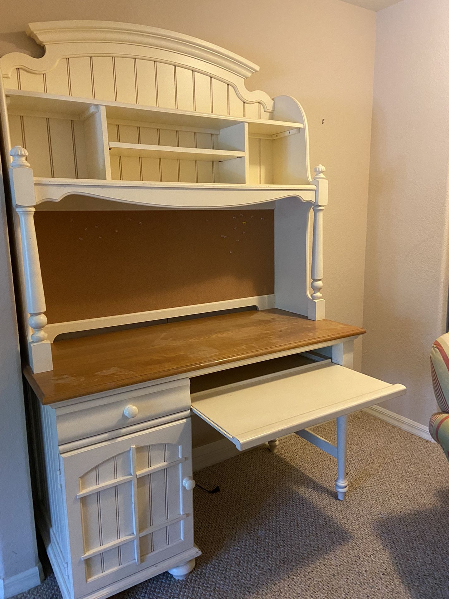 Desk And Hutch