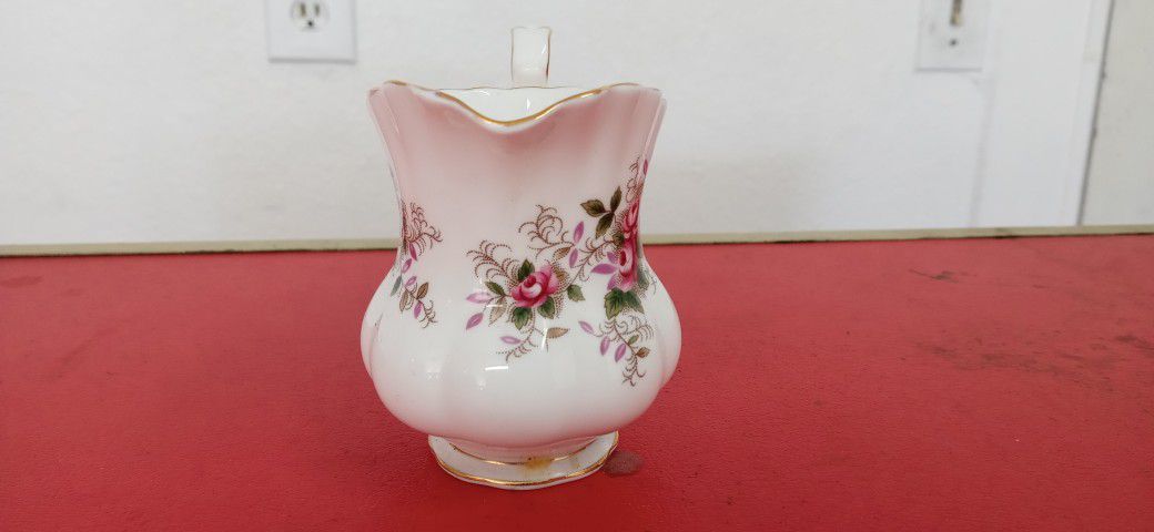 Vintage Royal Albert Bone China From Englan "Lavender Rose"