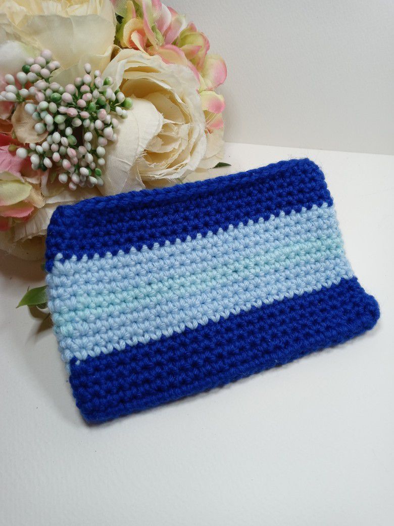 Navy blue amigurumi coin bag. handmade coin purse. crochet zippered coin bag. handmade cosmetic bag. girl zip pouch. Bolsa monedero
