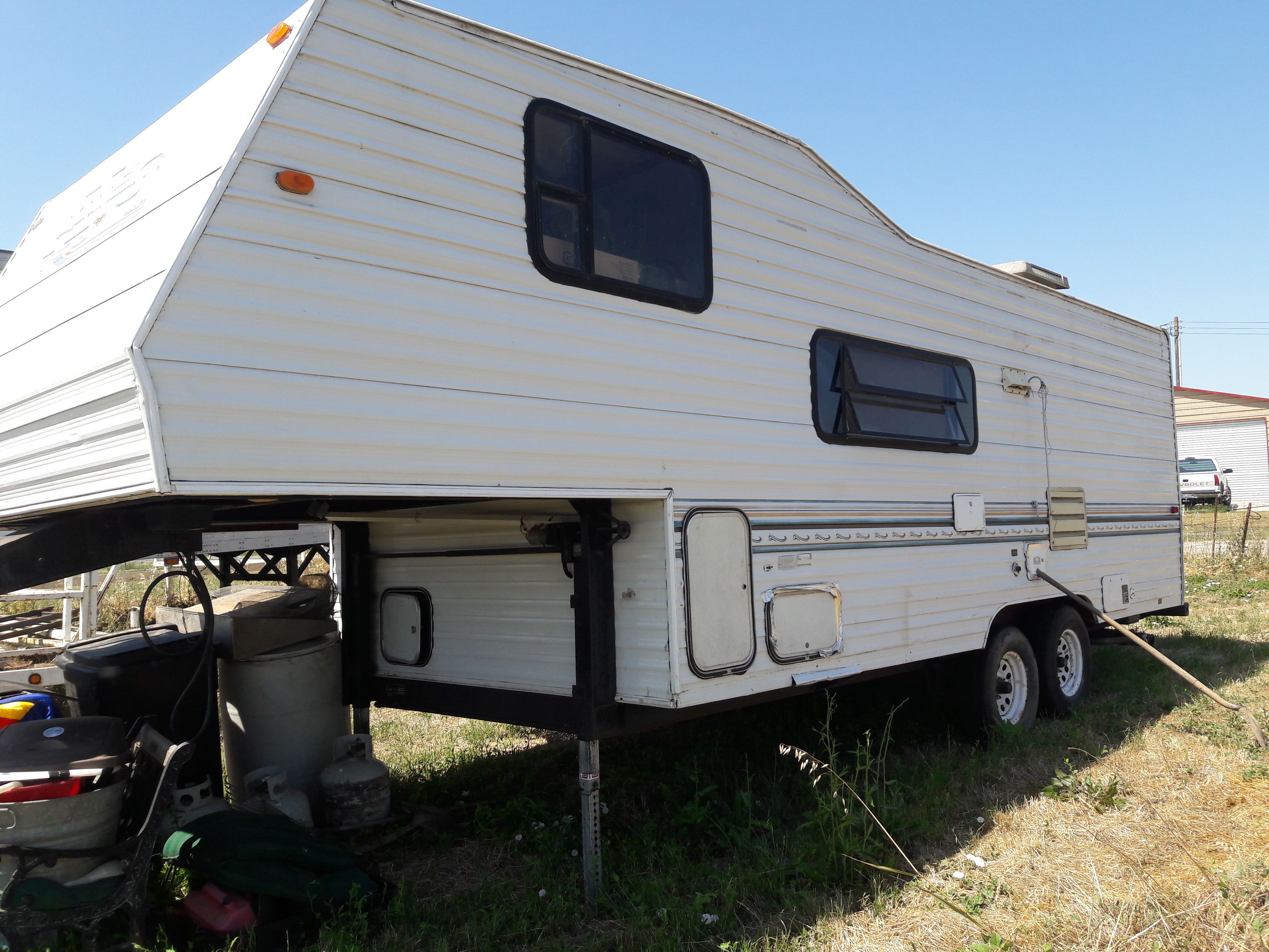 1997 Skyline Aljo 5th wheel trailer for Sale in Galt, CA - OfferUp