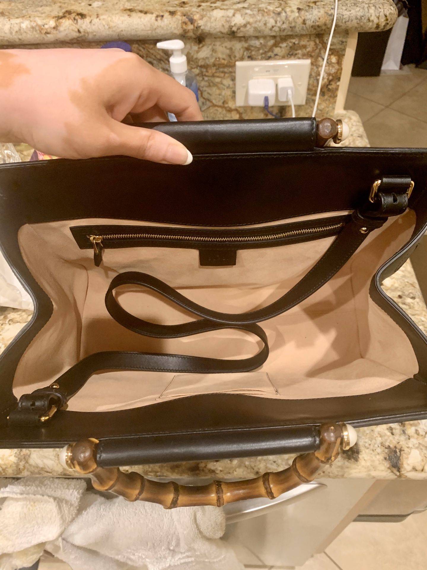 Brand New Gucci Nymphaea Medium Top Handle Bag In Black