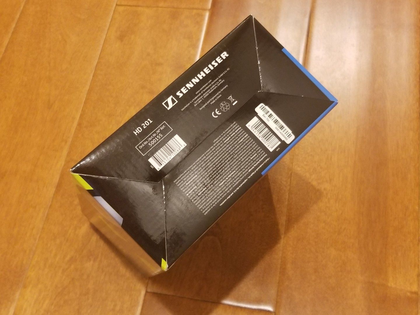 Sennheiser HD201 headphones - NEW