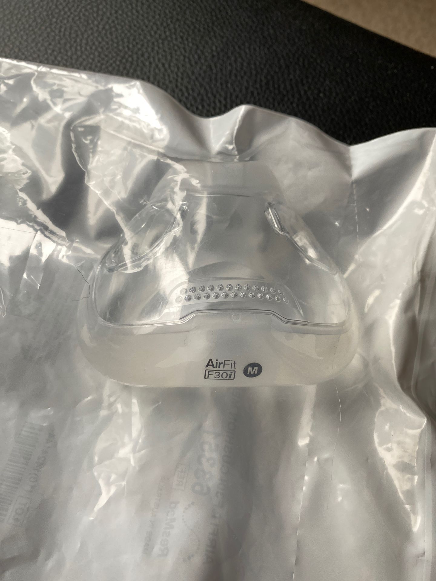 AirFit F30i Cushion Mask for CPAP. Size—Med